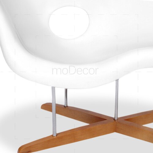 Eames La Chaise in Wei�